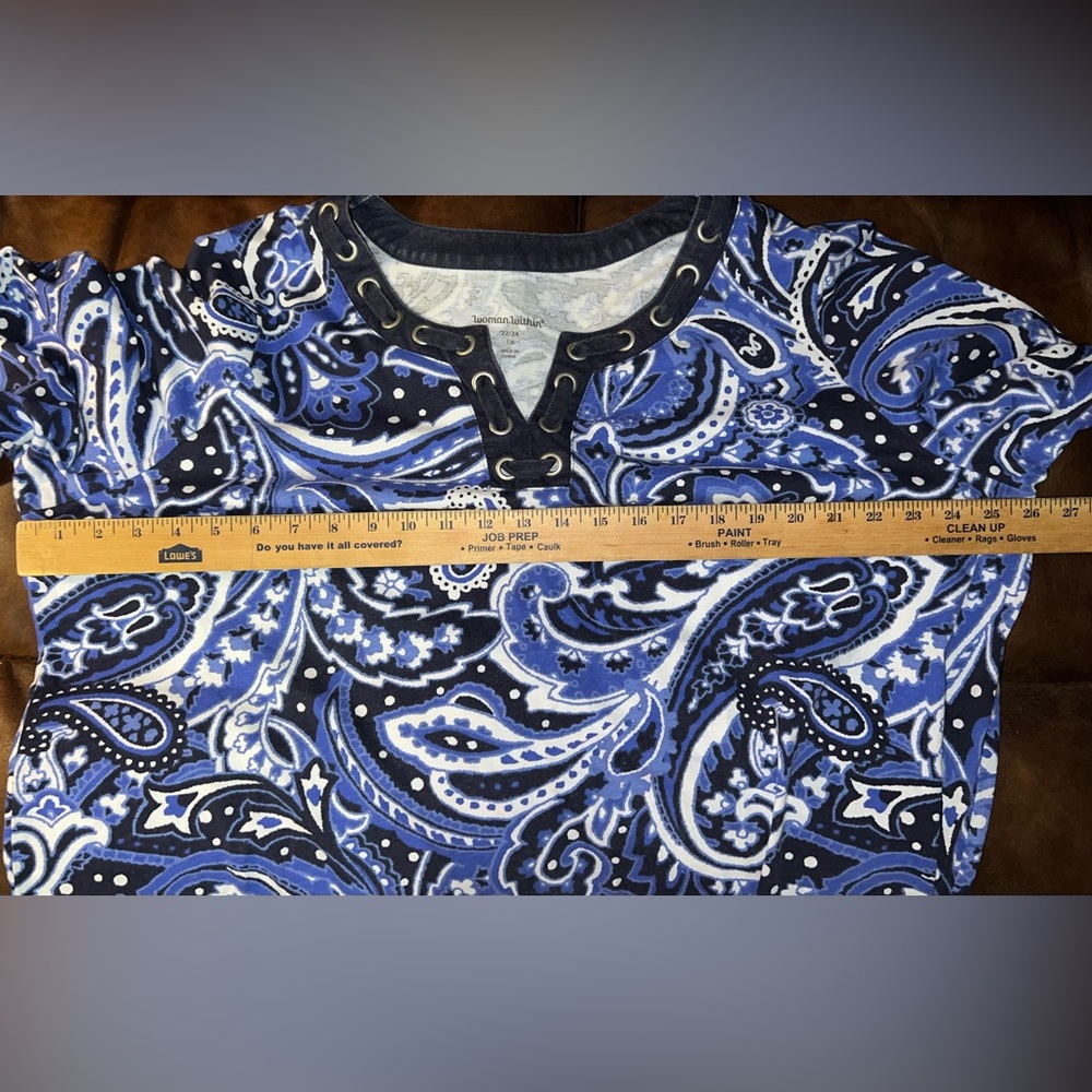 Woman Within Navy Three-Quarter Sleeve Grommet Notch Paisley Tunic! Size 1X. - Picture 14 of 15